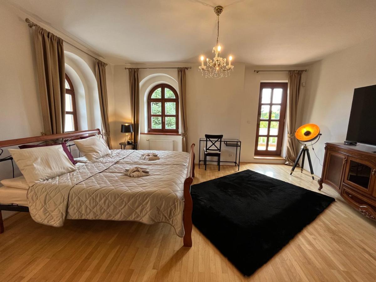 Dogs Resort And Spa Horni Bezdekov ภายนอก รูปภาพ