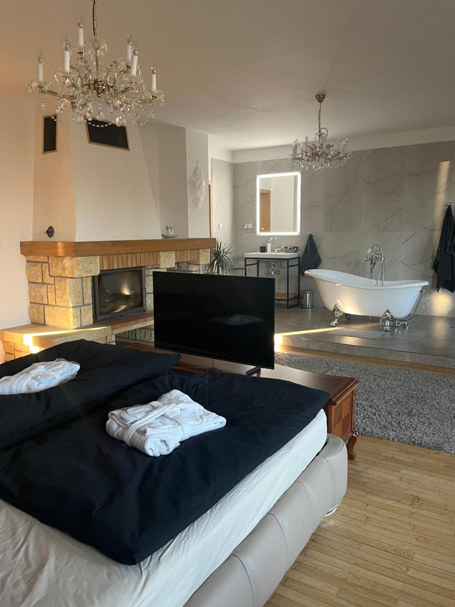 Dogs Resort And Spa Horni Bezdekov ภายนอก รูปภาพ